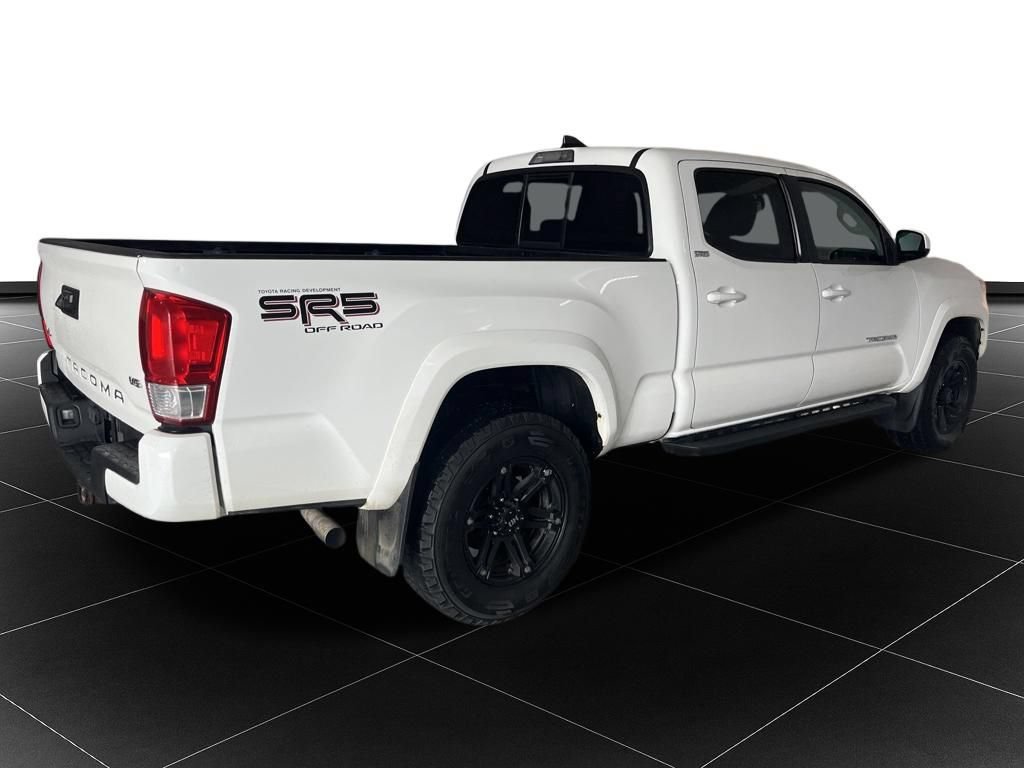 Used 2016 Toyota Tacoma SR5 AWD/4WD image 5