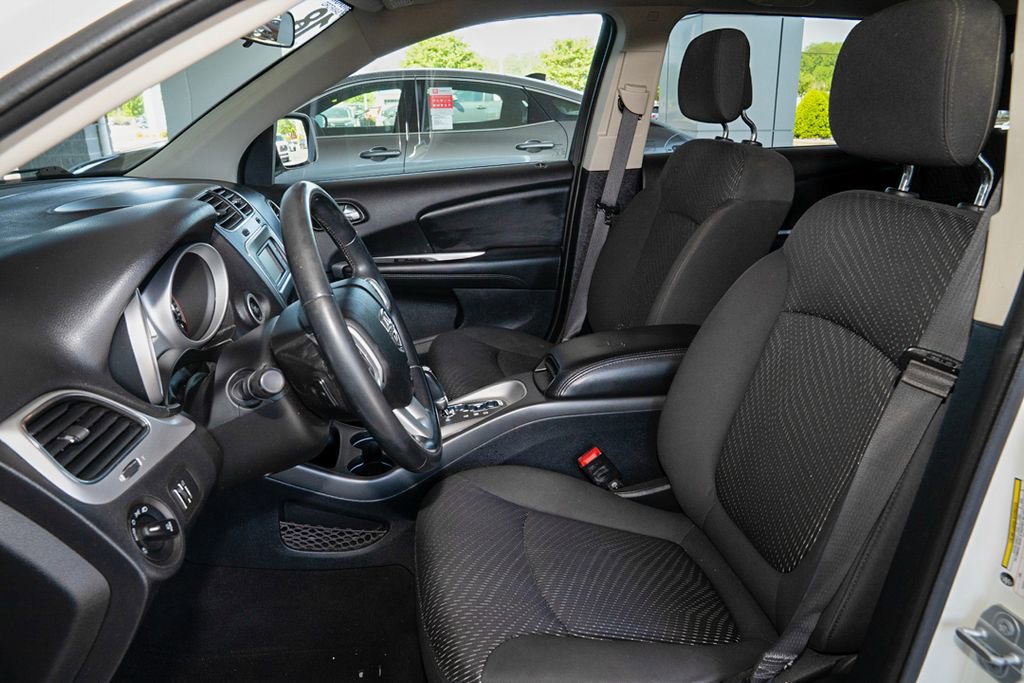 Used 2018 Dodge Journey SXT w/ Blacktop Package FWD image 11