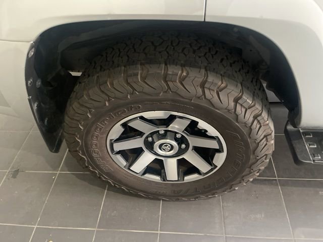 Used 2020 Toyota 4Runner TRD Off-Road Premium image 5