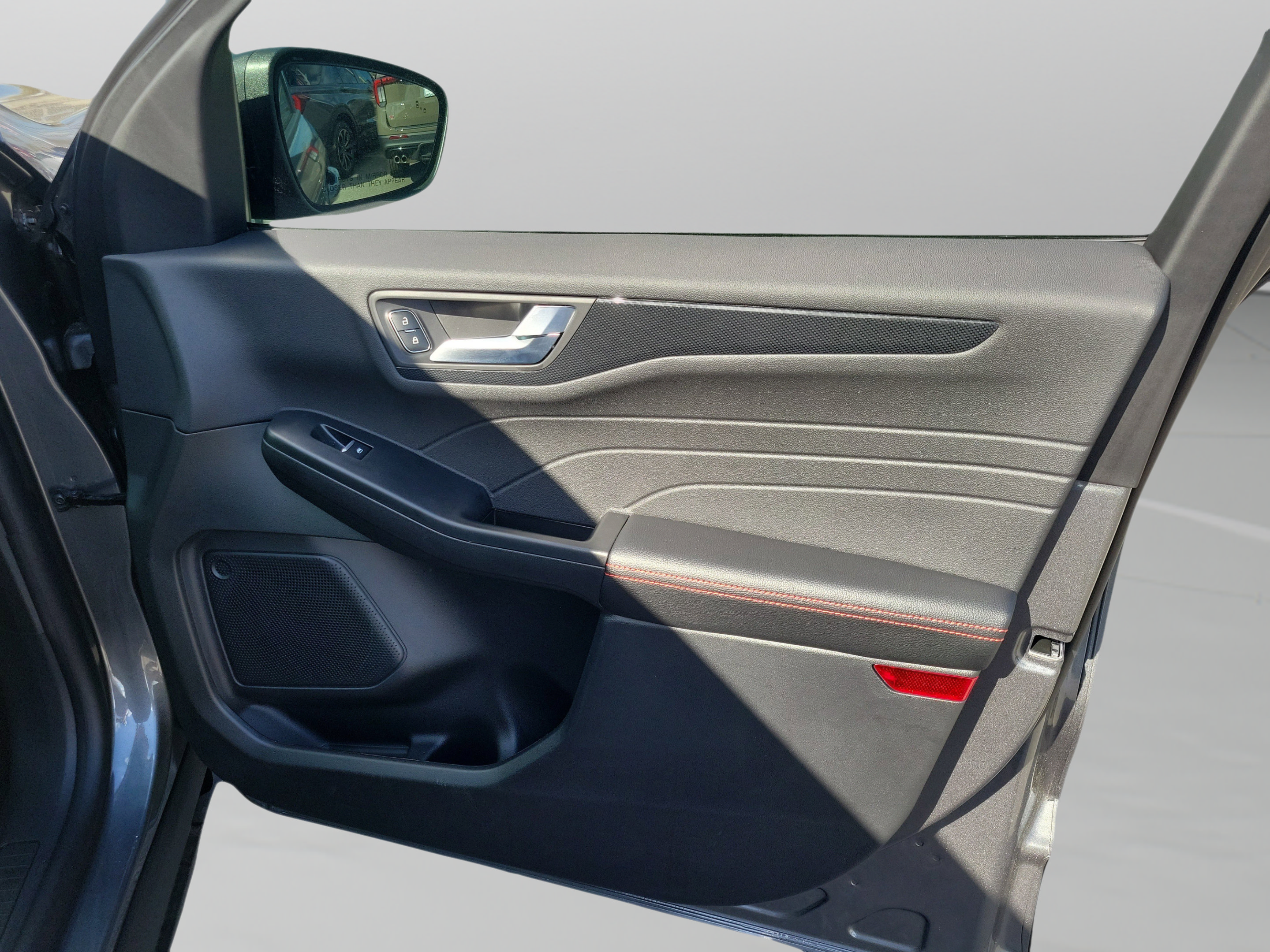 New 2026 Ford Escape ST-Line w/ Tech Pack #1 FWD image 30