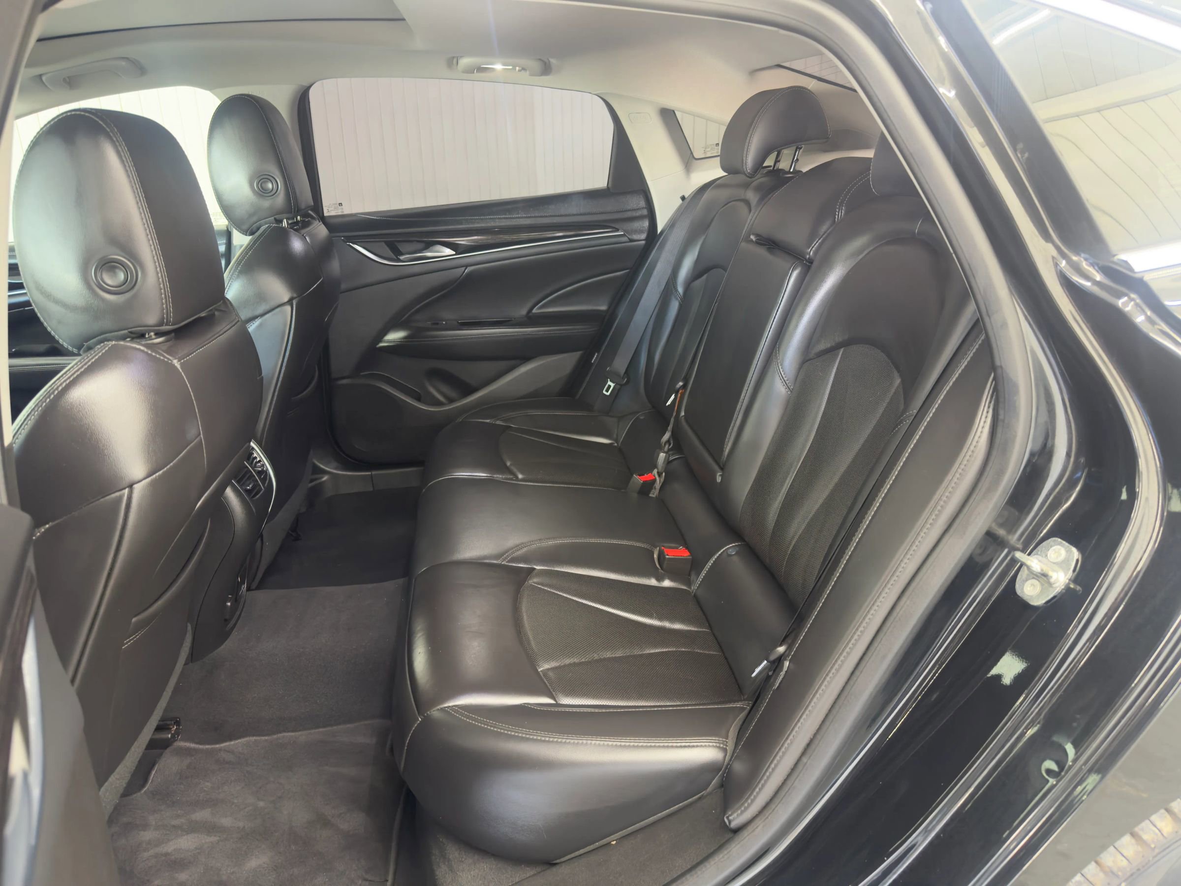 Used 2017 Buick Regal Premium w/ Driver Confidence Package #2 image 12