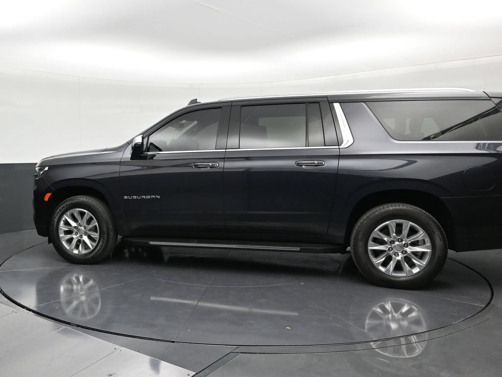 Used 2024 Chevrolet Suburban Premier AWD/4WD image 2