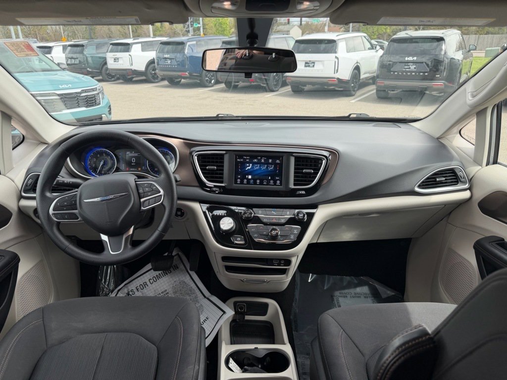 Used 2019 Chrysler Pacifica LX FWD image 7