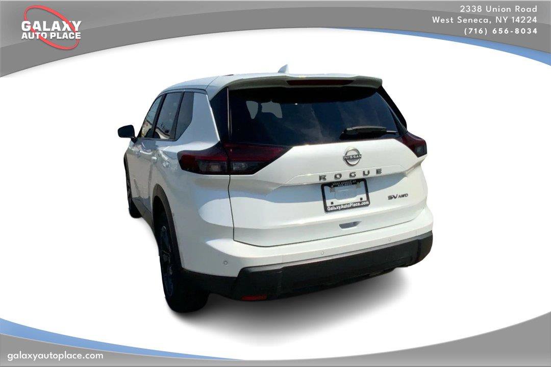 Used 2024 Nissan Rogue SV AWD/4WD image 7