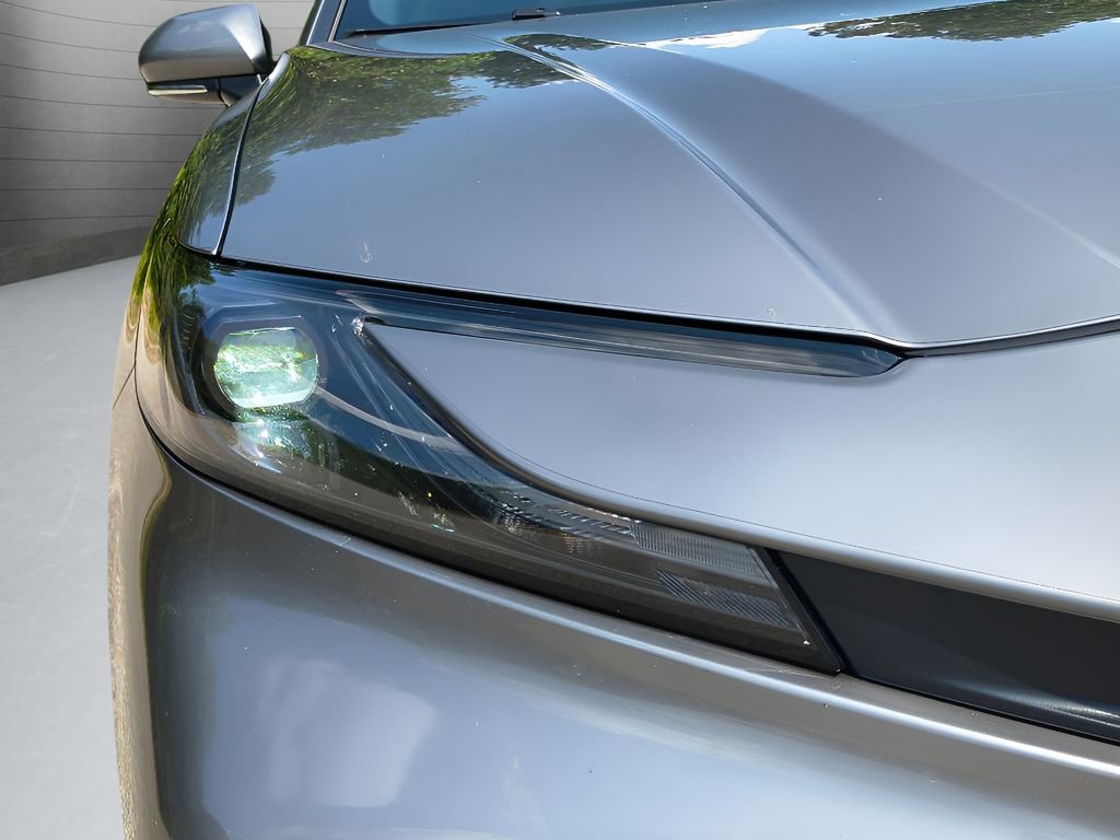 Used 2025 Toyota Camry SE image 12