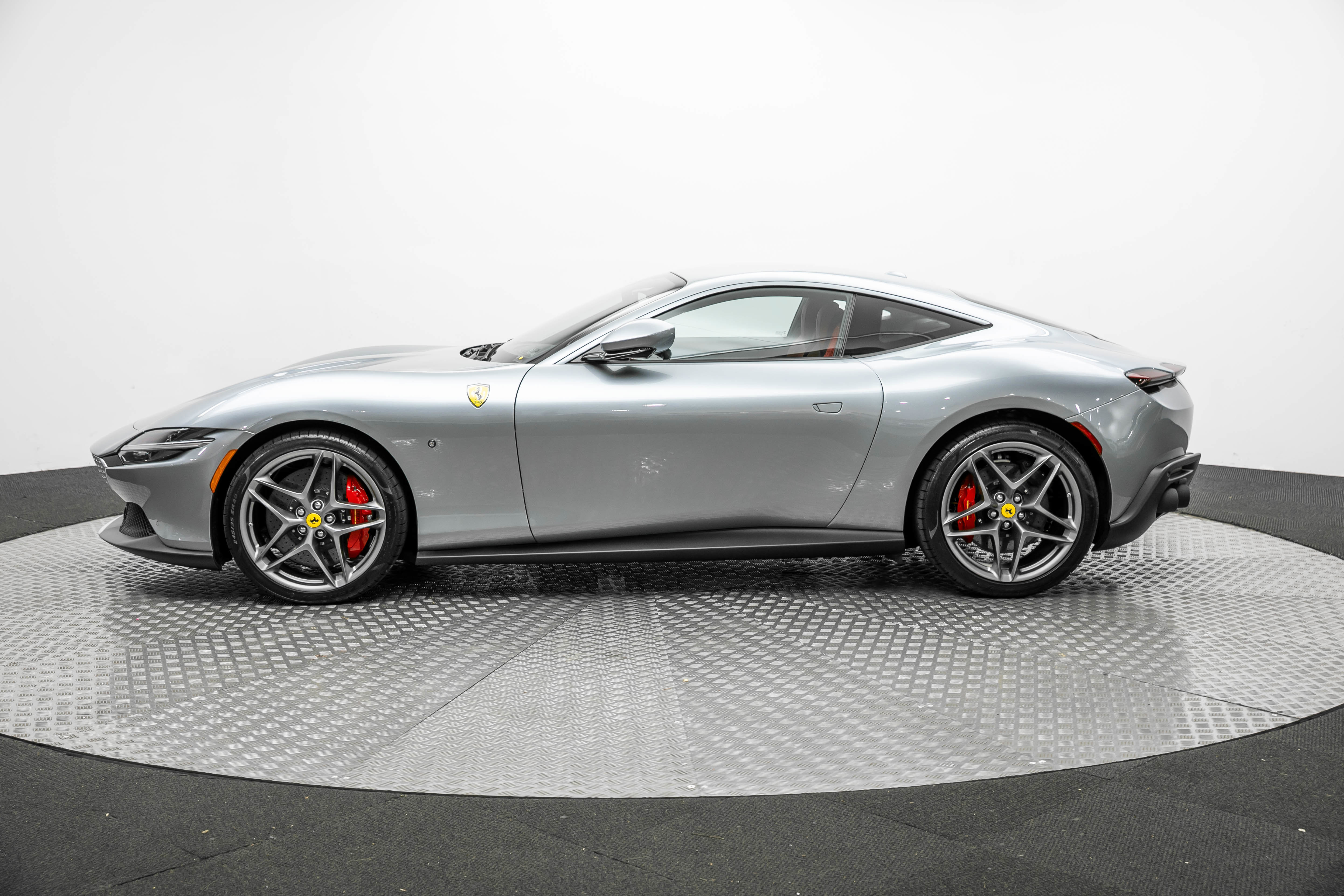 Certified 2024 Ferrari Roma image 2