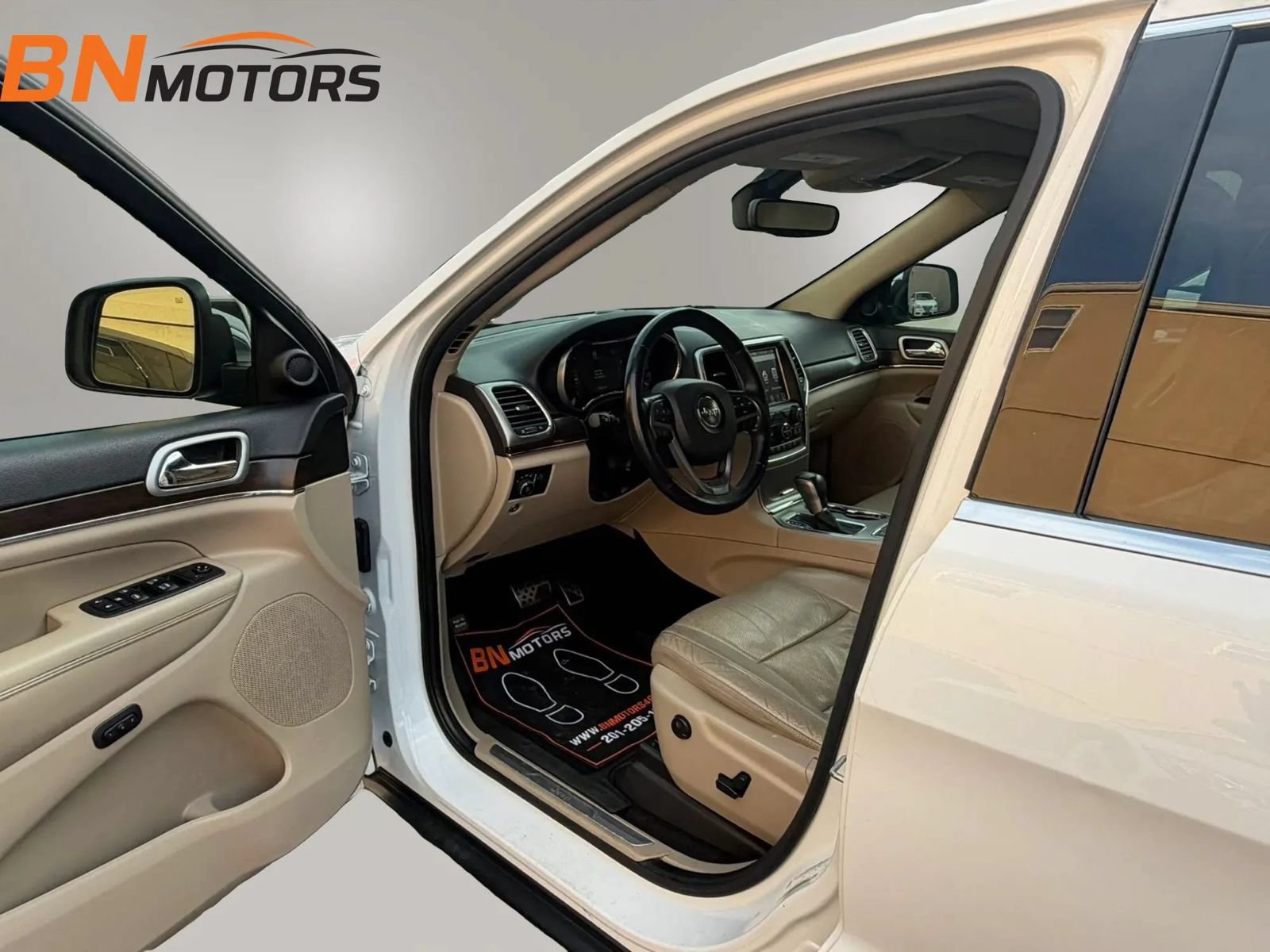 Used 2018 Jeep Grand Cherokee Limited w/ Luxury Group II AWD/4WD image 9