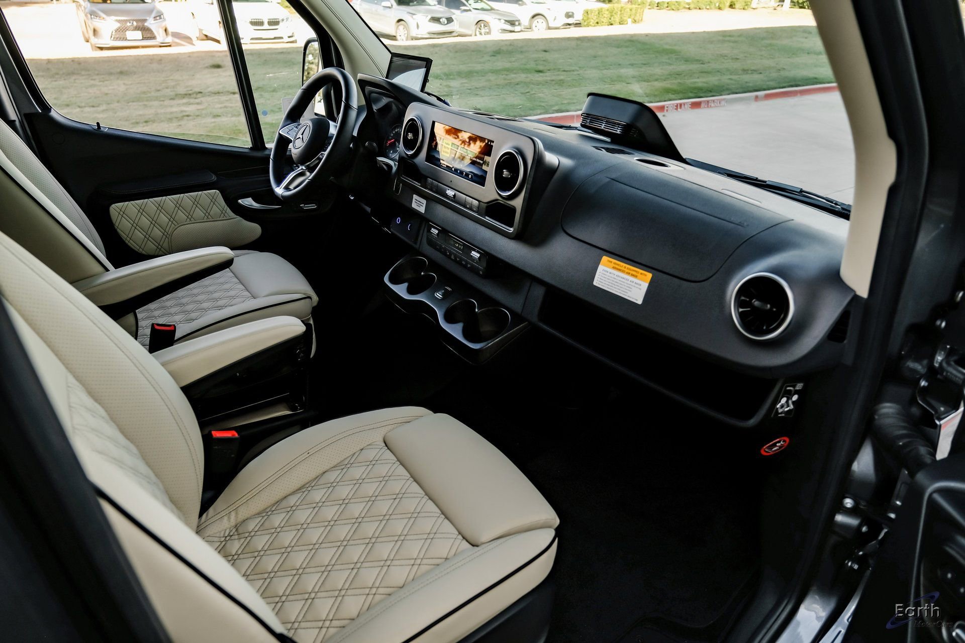 Used 2025 Mercedes-Benz Sprinter 3500 image 40