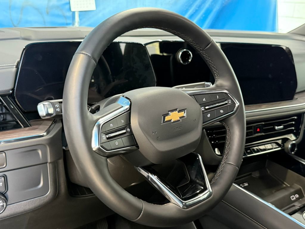 Used 2025 Chevrolet Tahoe Premier AWD/4WD image 10