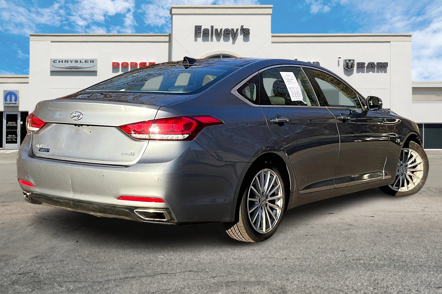 Used 2015 Hyundai Genesis 3.8 w/ Option Group 03 image 2