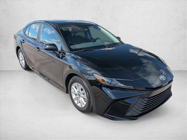 Used 2025 Toyota Camry LE FWD image 3