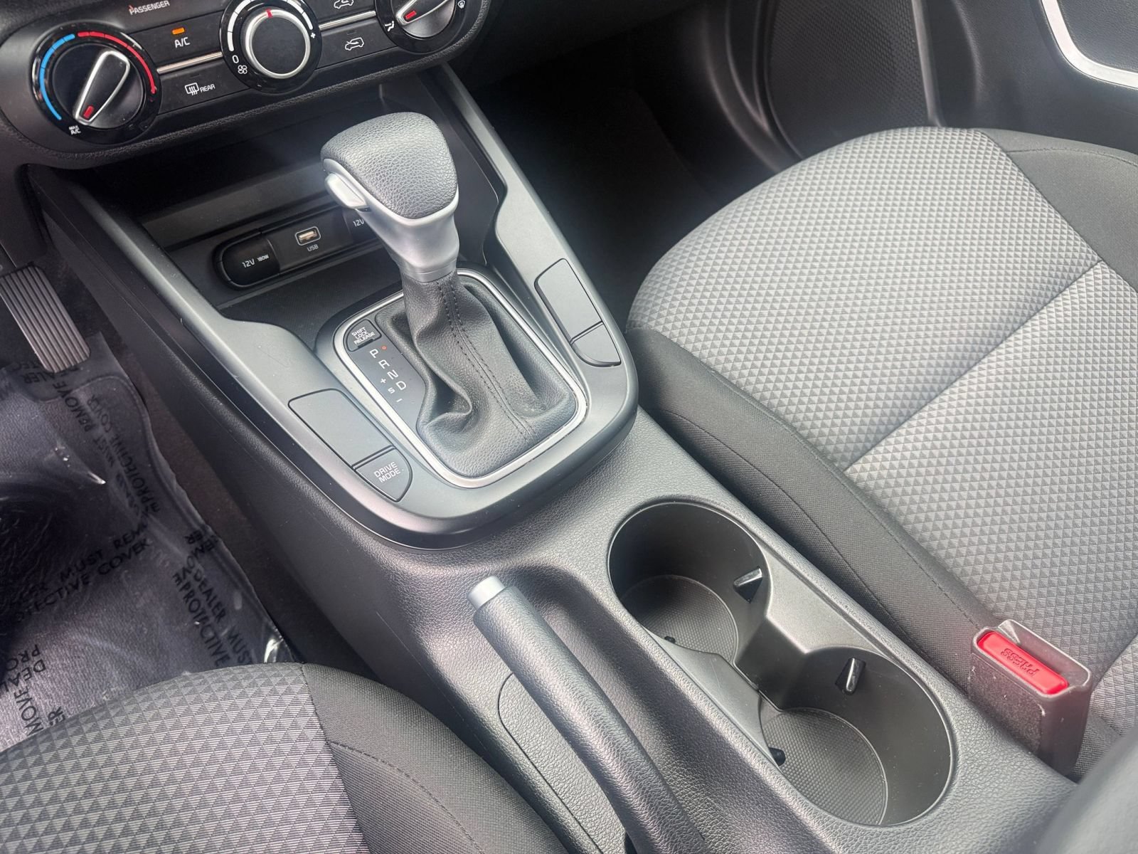 Used 2025 Kia Soul LX w/ LX Technology Package FWD image 39