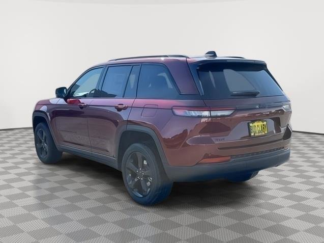 New 2025 Jeep Grand Cherokee Altitude image 3