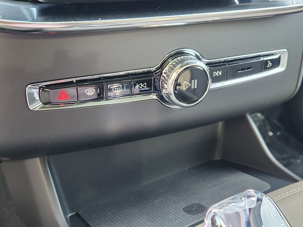 New 2026 Volvo XC90 B6 Ultra w/ Lounge Package image 17