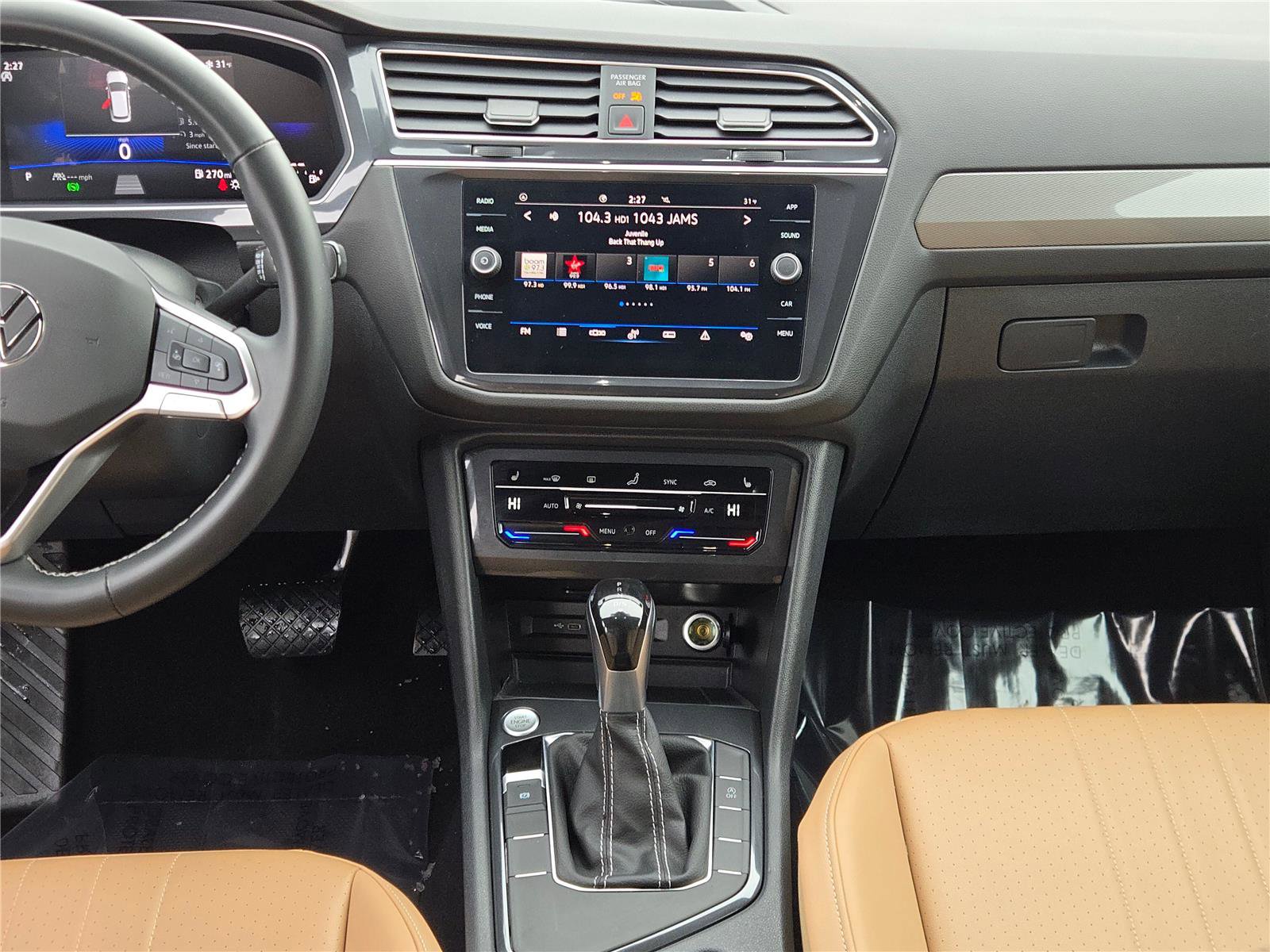 Used 2024 Volkswagen Tiguan SE image 26