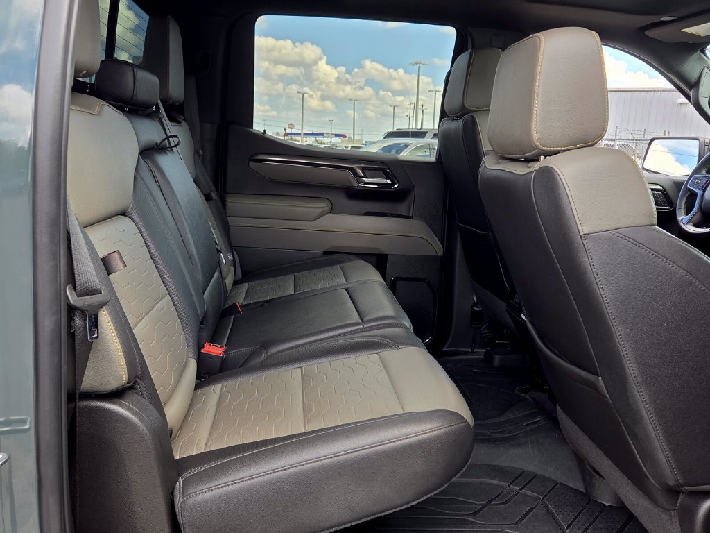 Used 2026 Chevrolet Silverado 1500 ZR2 w/ Dark Appearance Package AWD/4WD image 14