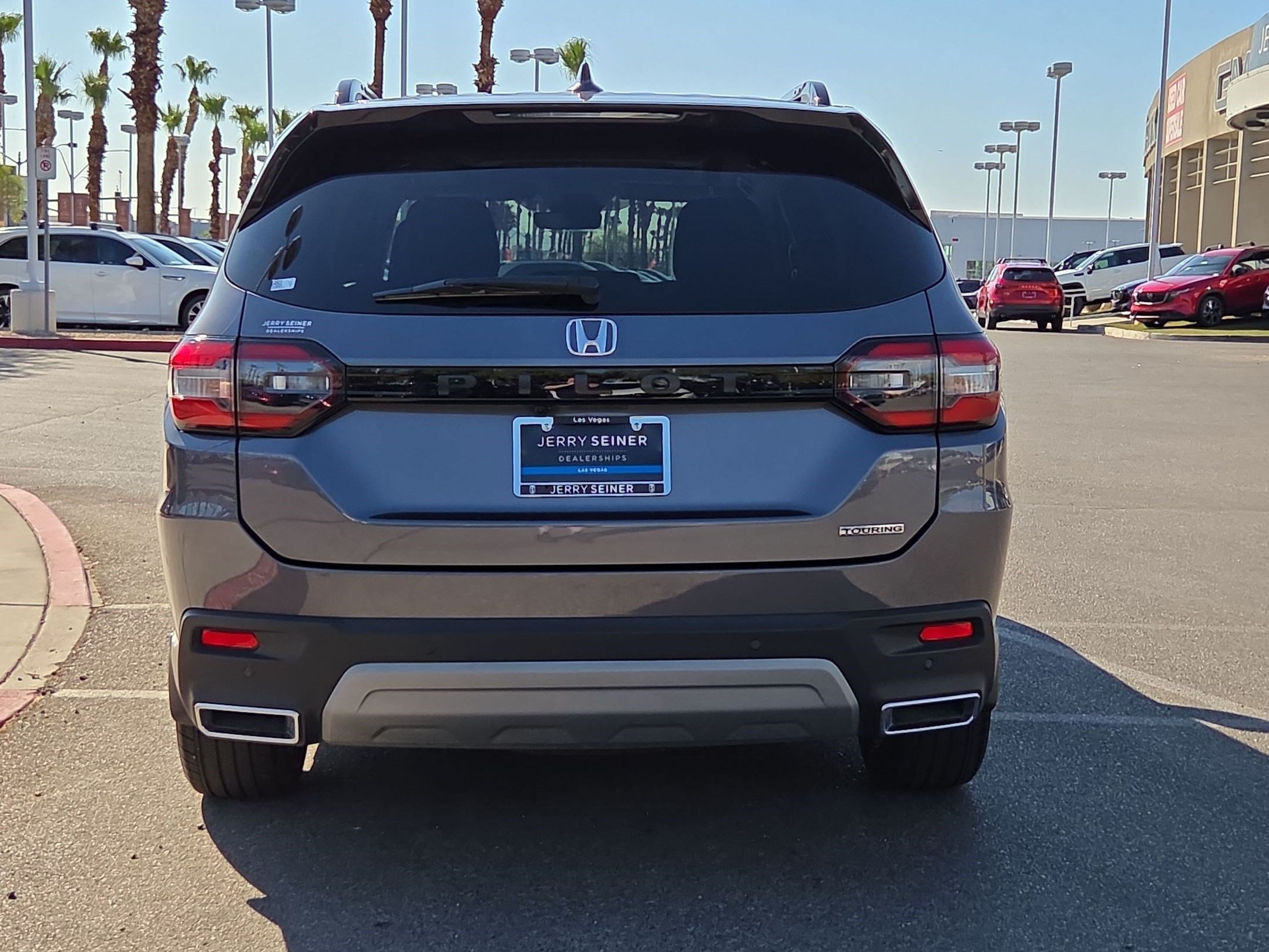 Used 2024 Honda Pilot Touring image 4