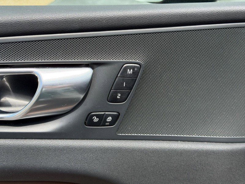 Used 2023 Volvo XC60 B5 Plus w/ Climate Package AWD/4WD image 17