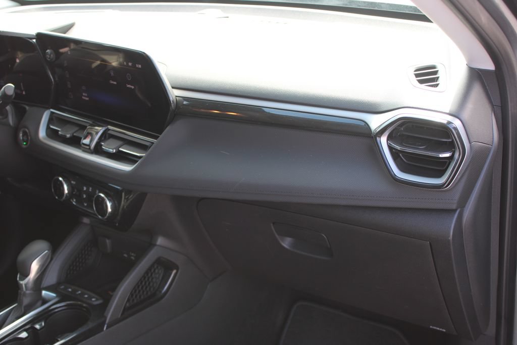 Used 2025 Chevrolet TrailBlazer LT w/ Convenience Package FWD image 31