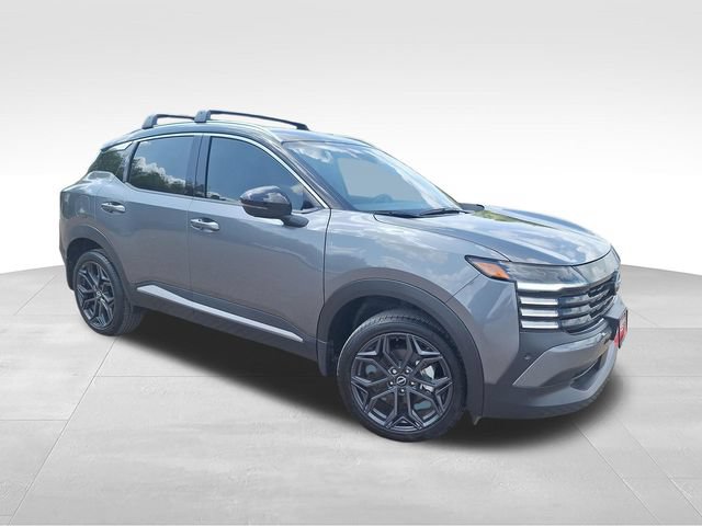 Certified 2025 Nissan Kicks SR FWD image 1