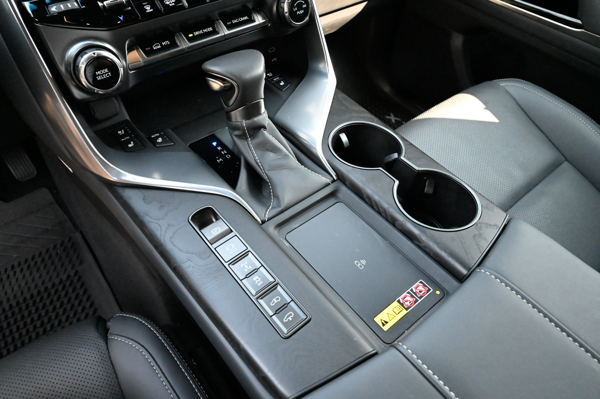 Used 2025 Lexus LX 600 4WD w/ Accessory Package (2T) image 29