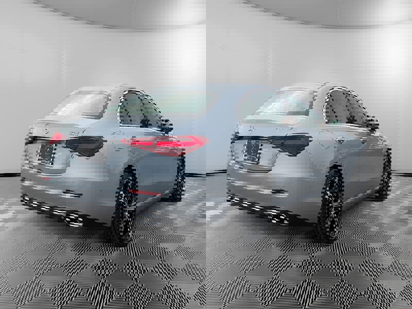 Used 2025 Mercedes-Benz C 300 4MATIC Sedan image 5