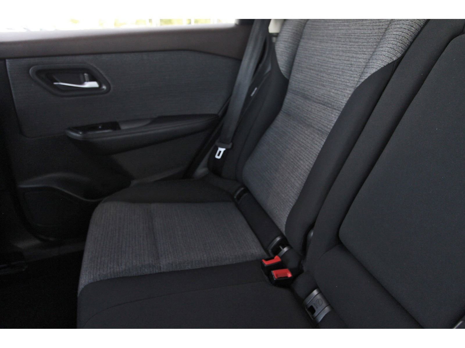 Used 2021 Nissan Rogue SV AWD/4WD image 14
