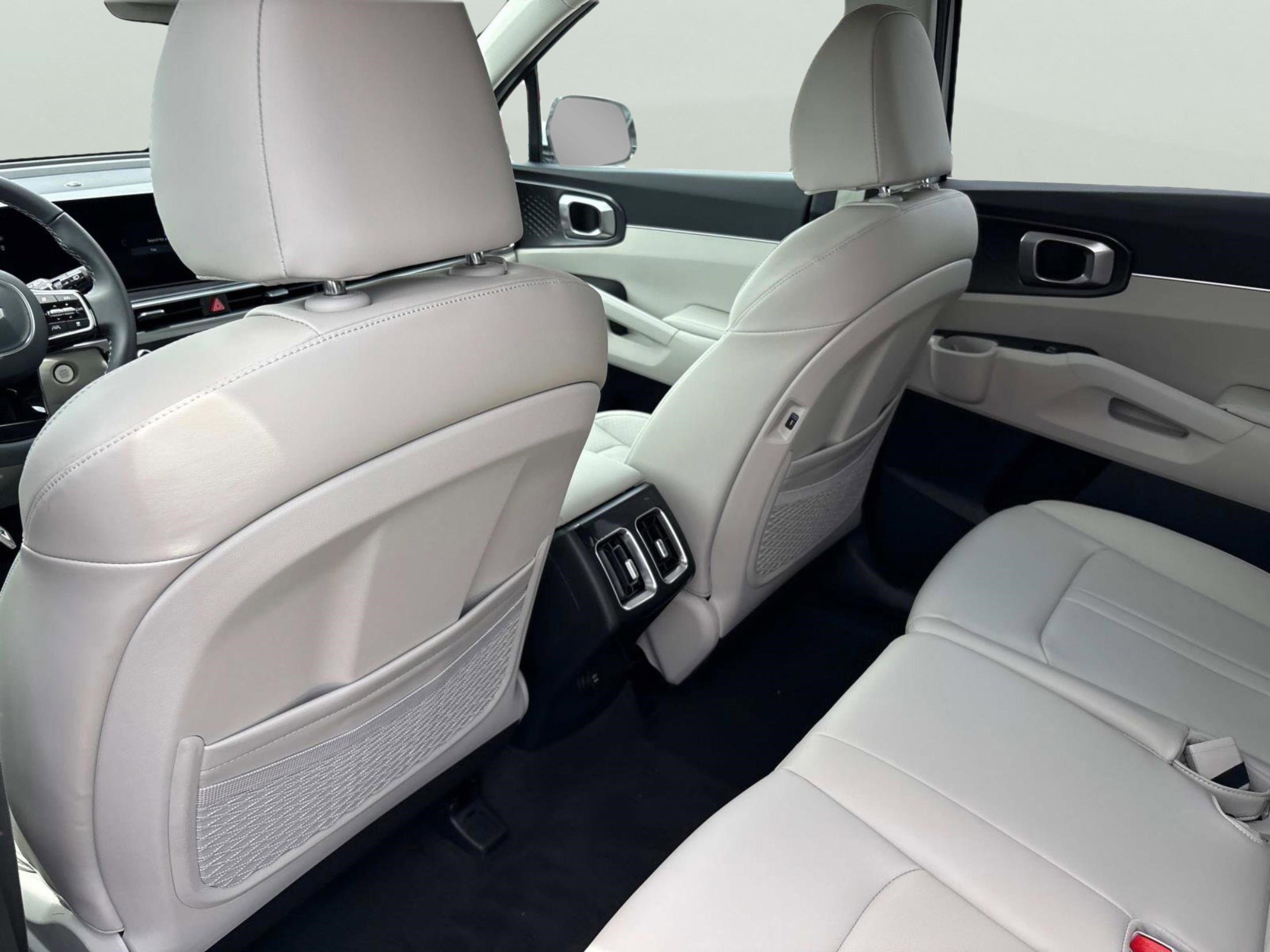 New 2025 Kia Sorento S image 16