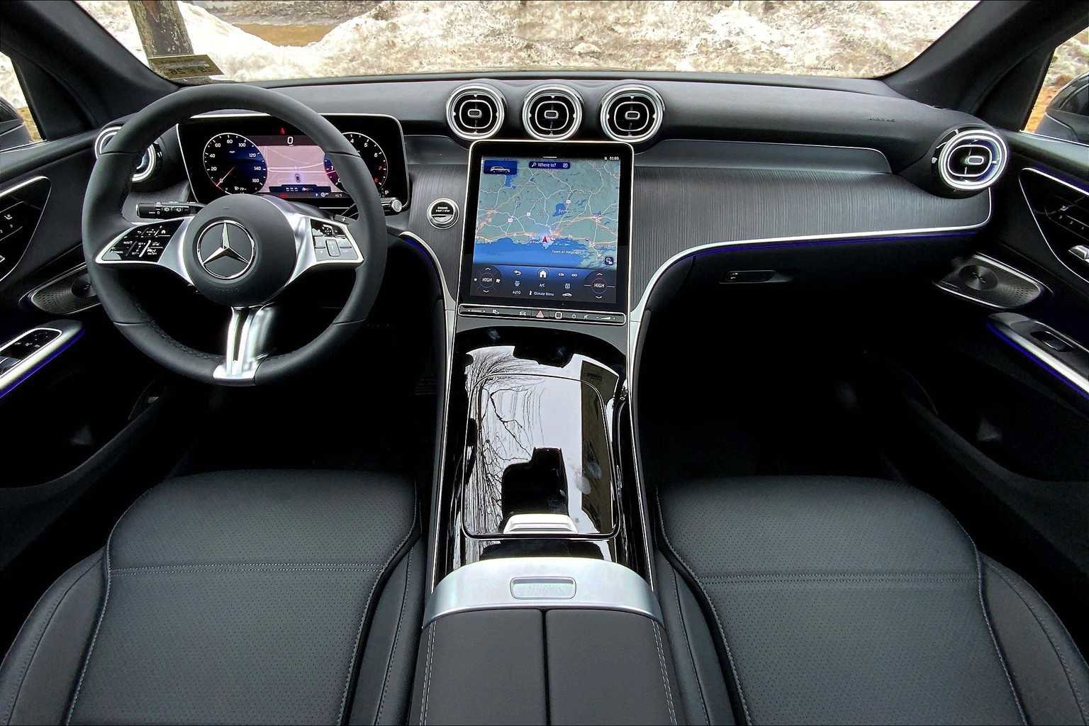 Certified 2025 Mercedes-Benz GLC 300 GLC 300 image 5