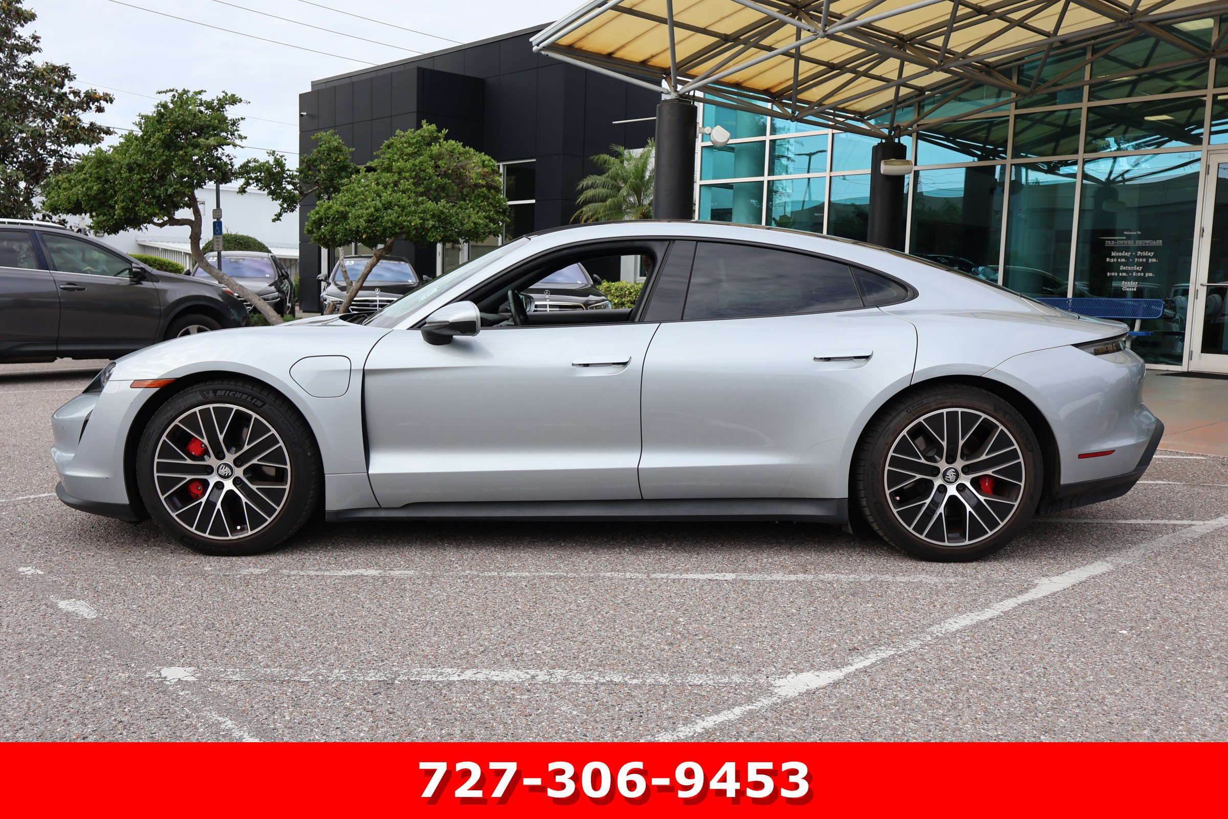 Used 2021 Porsche Taycan 4S image 5