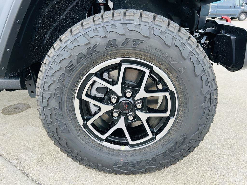 New 2025 Jeep Gladiator Rubicon image 37