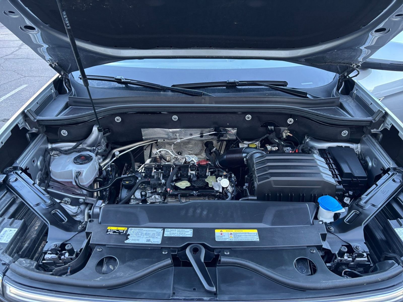 Used 2025 Volkswagen Atlas Cross Sport SE FWD image 34