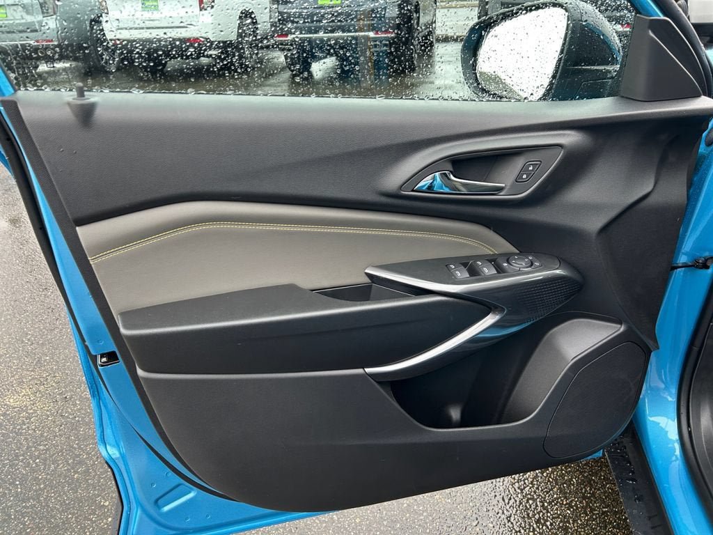 New 2026 Chevrolet Trax ACTIV w/ Sunroof Package FWD image 22