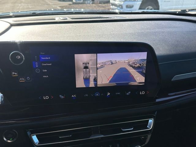 Used 2025 Chevrolet Traverse Z71 w/ Driver Confidence Package image 29