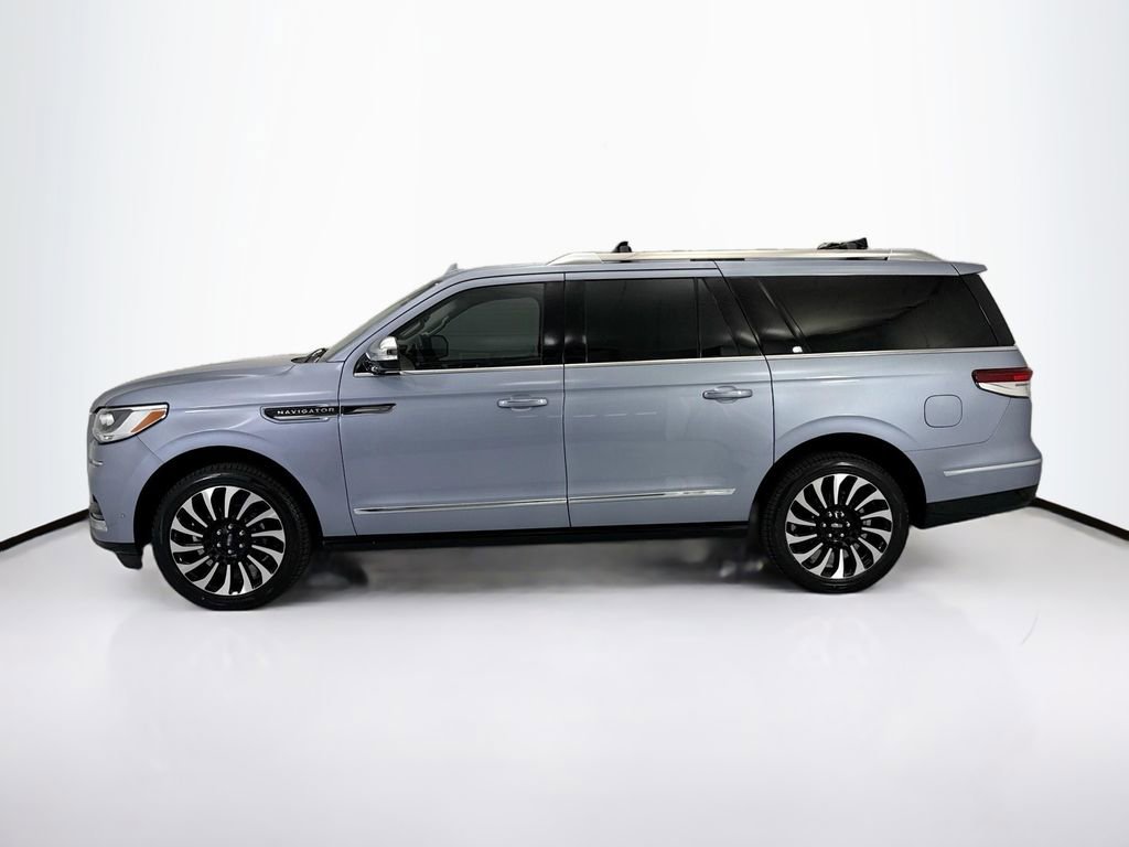 Used 2023 Lincoln Navigator L Black Label image 8