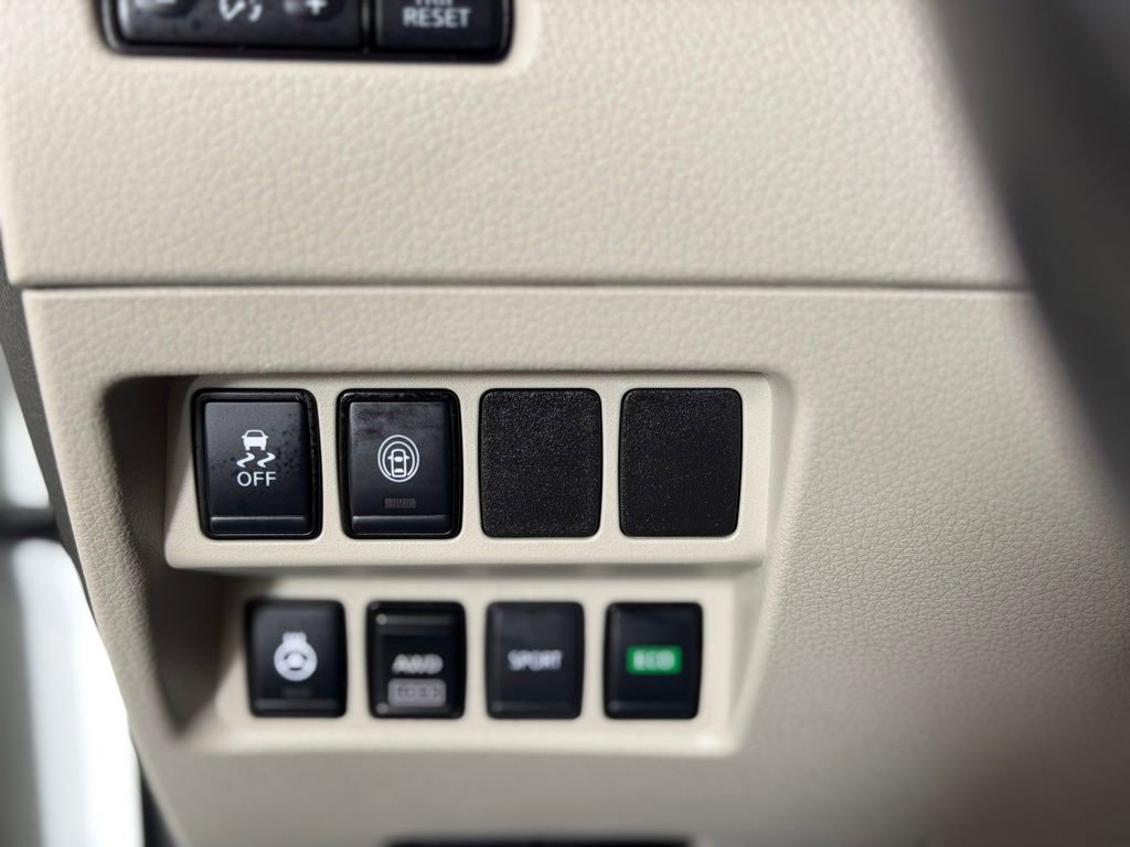 Used 2021 Nissan Rogue Sport SV image 23