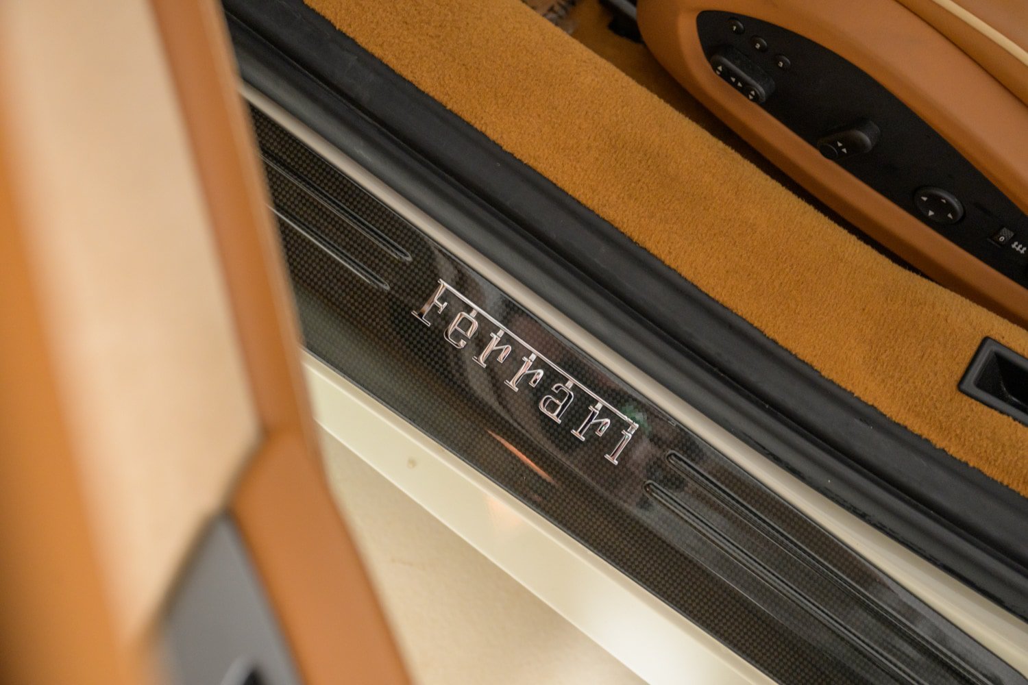 Used 2015 Ferrari 458 Spider RWD image 36