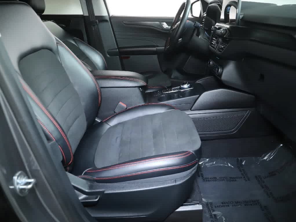 Used 2021 Ford Escape SEL w/ SEL Stealth AWD Package image 34