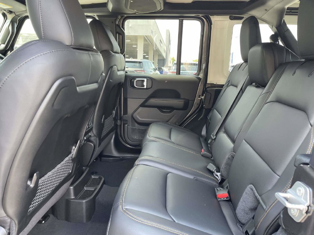 New 2027 Jeep Wrangler Unlimited Sahara AWD/4WD image 20