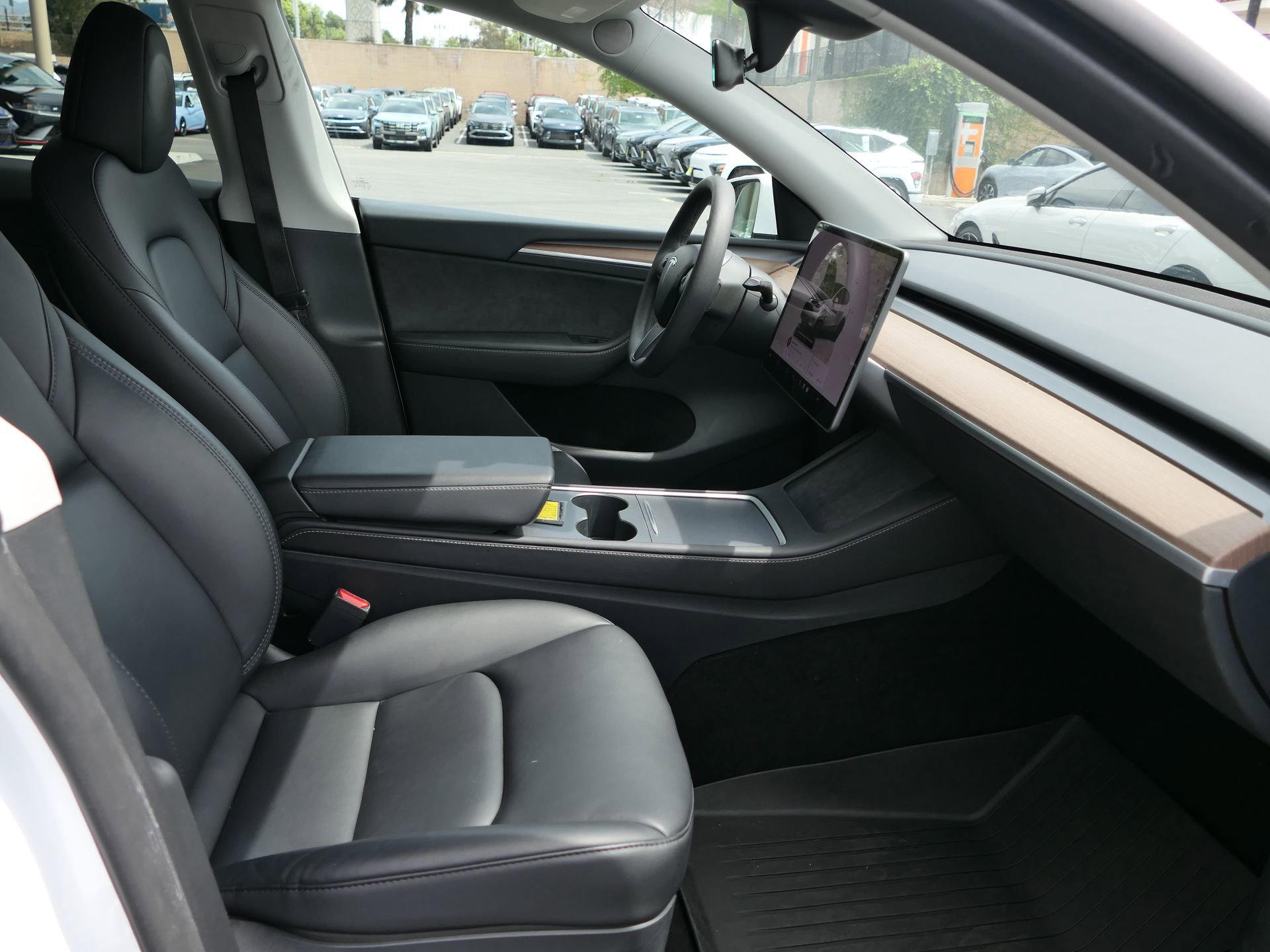 Used 2024 Tesla Model Y Performance image 27