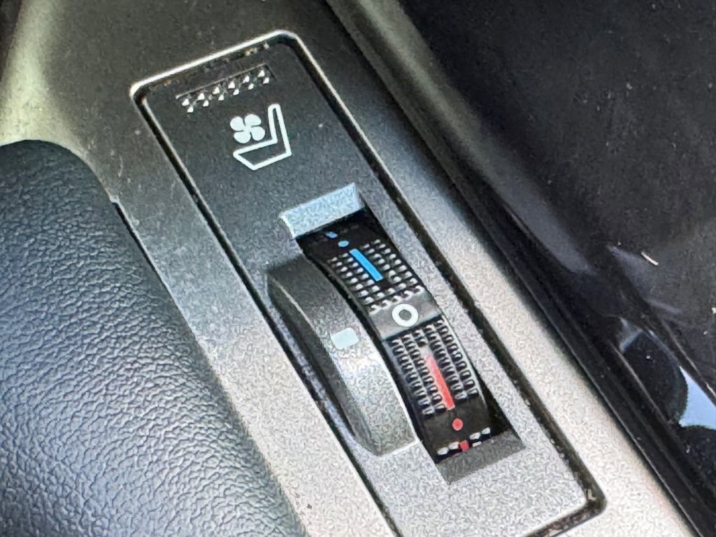 Used 2017 Lexus GX 460 w/ Navigation Package image 21