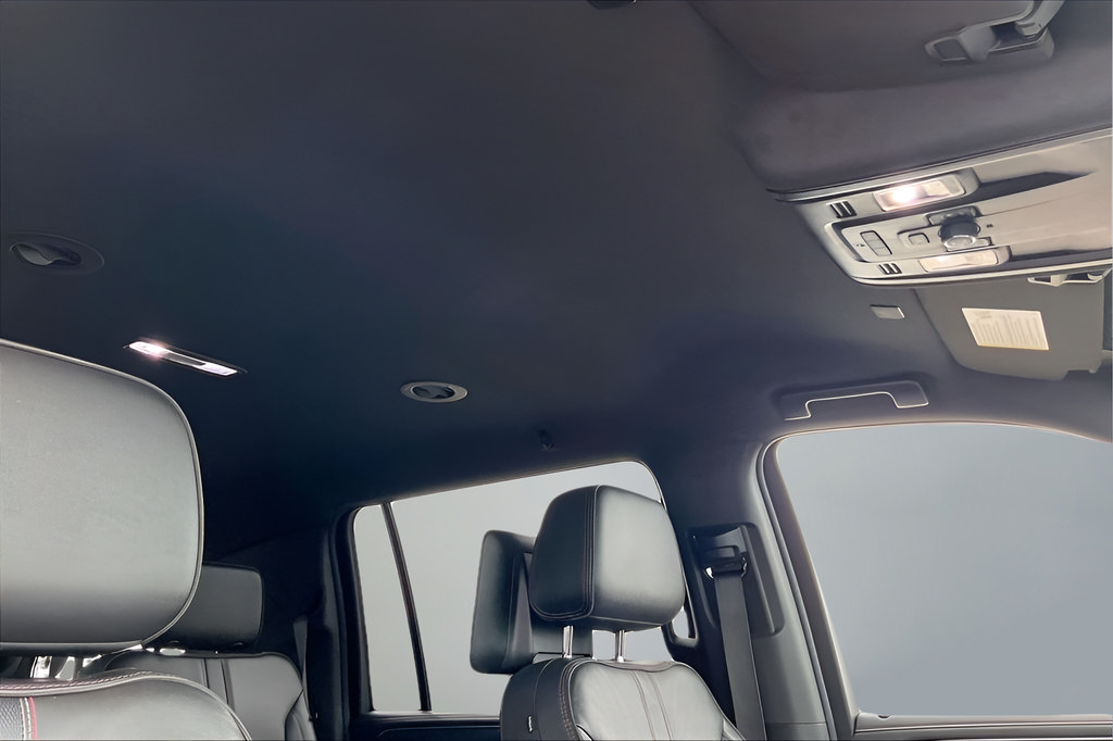 Used 2021 Chevrolet Suburban RST w/ Luxury Package AWD/4WD image 24