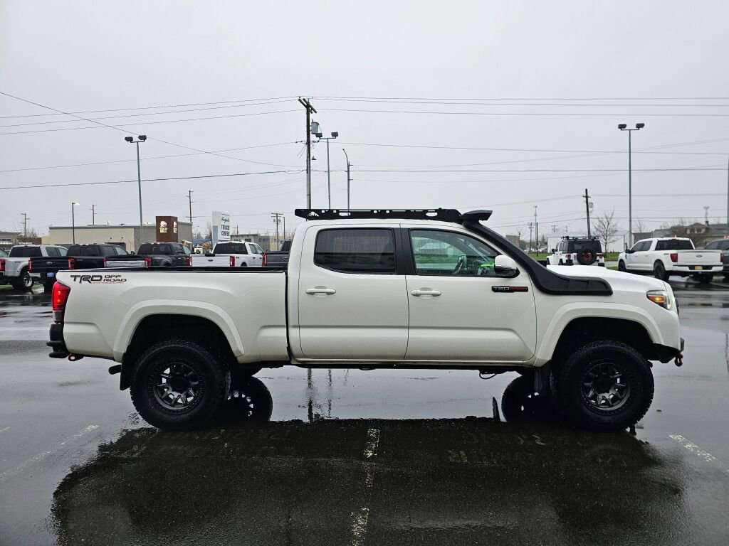 Used 2016 Toyota Tacoma TRD Off-Road image 5