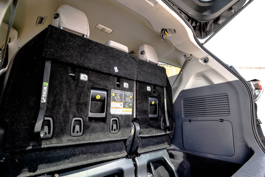 Used 2024 Toyota Sienna LE w/ LE Plus Package AWD/4WD image 38
