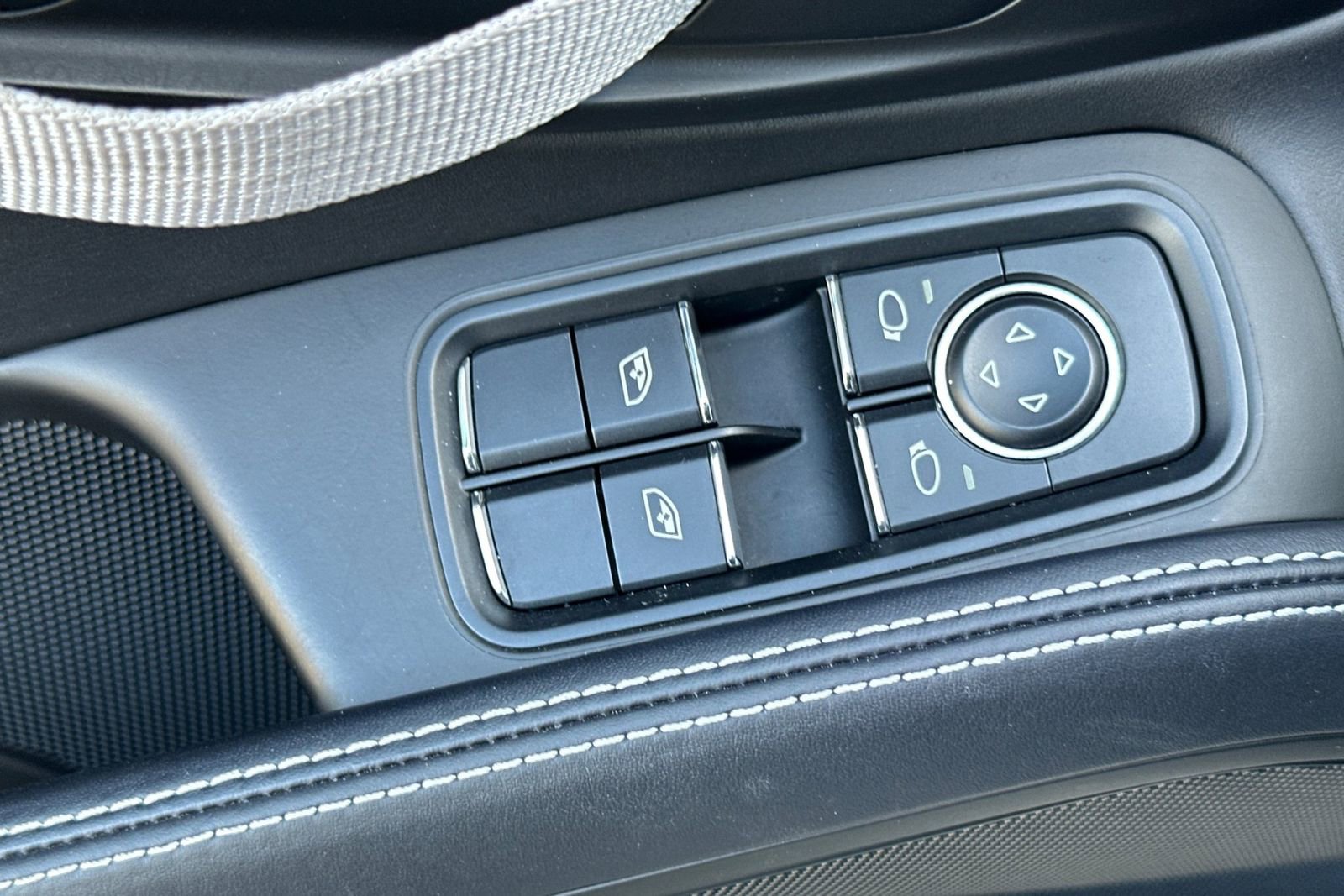 Certified 2016 Porsche 911 R image 13