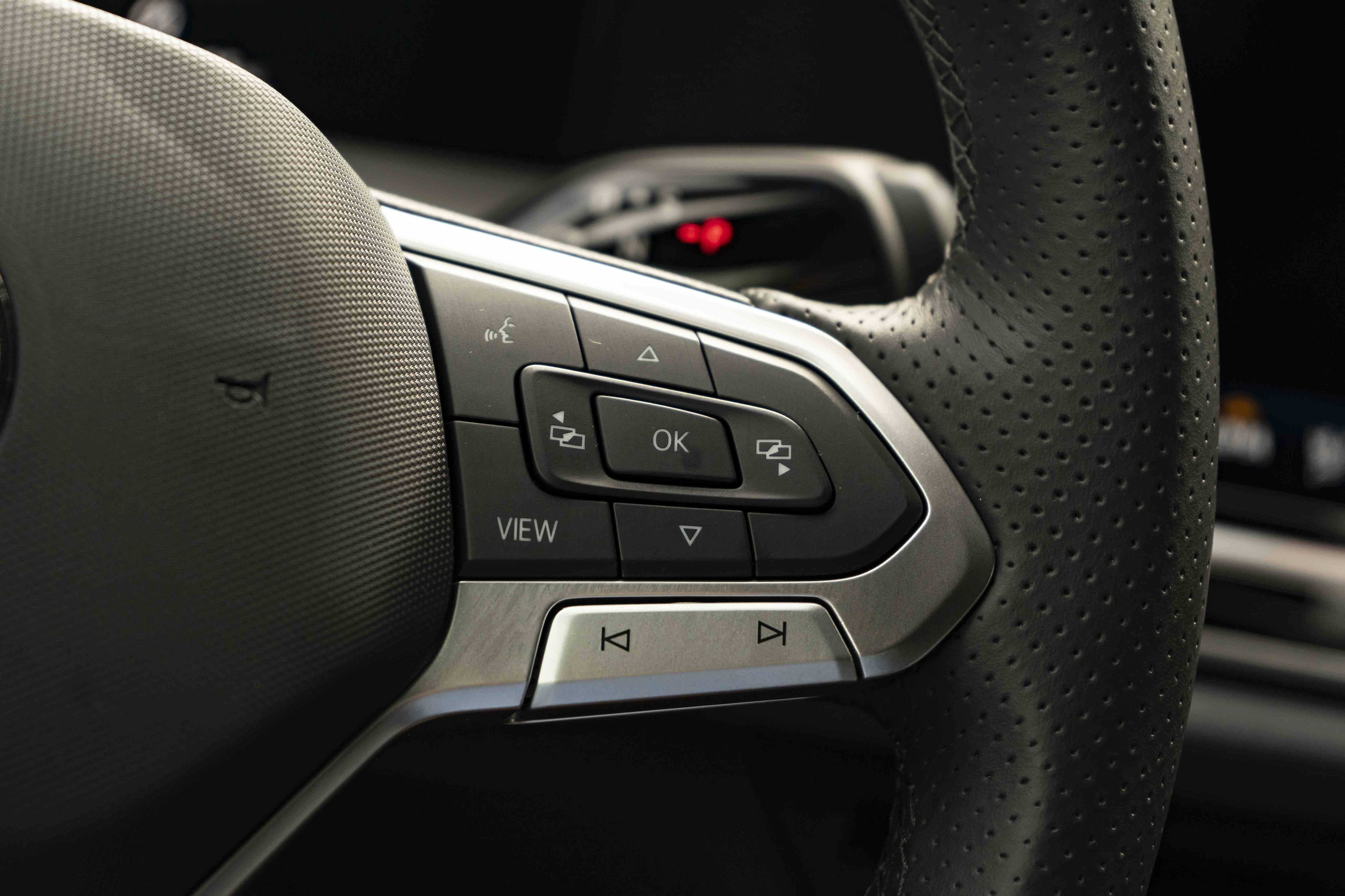 Certified 2026 Volkswagen Tiguan SE R-Line FWD image 20