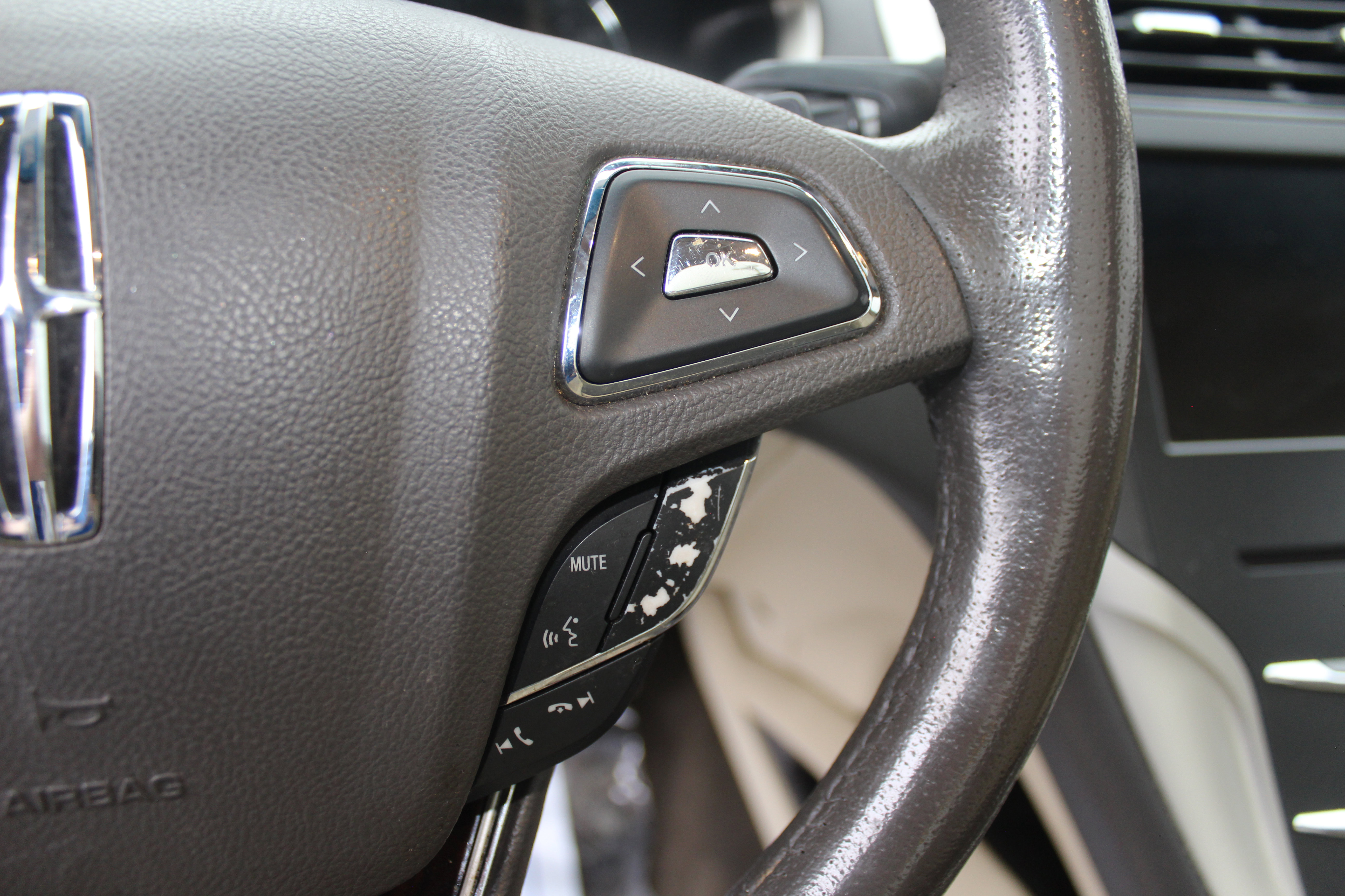 Used 2013 Lincoln MKZ Base image 24