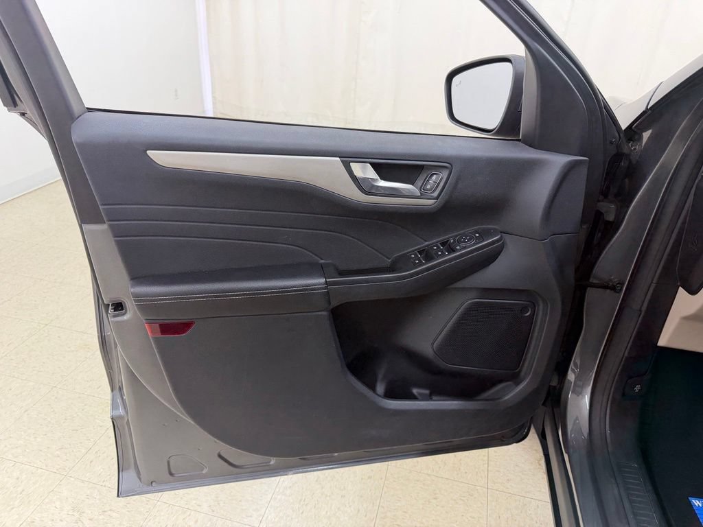 Used 2022 Ford Escape SEL AWD/4WD image 16