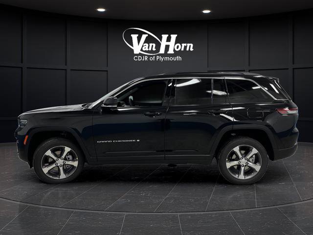 New 2025 Jeep Grand Cherokee Limited w/ Trailer Tow Package image 13