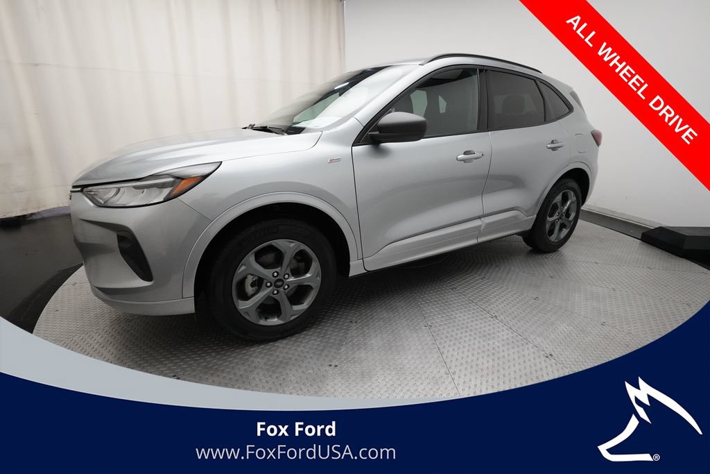 Used 2024 Ford Escape ST-Line w/ Tech Pack #1 AWD/4WD image 1
